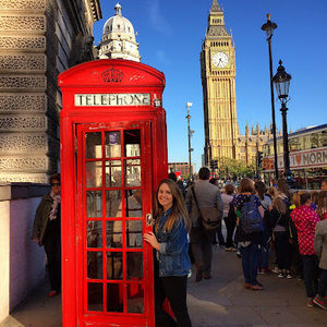 Meet your Posher, Maura